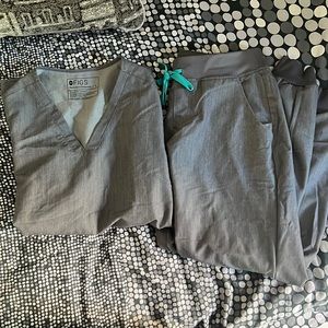 FIGS GRAPHITE SCRUB BUNDLE JOGGERS/CASMA